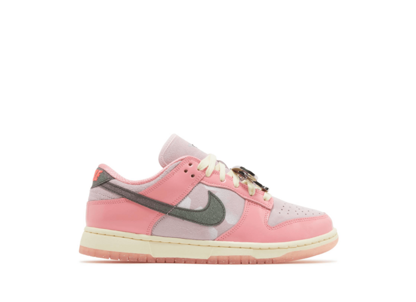 WMNS Nike Dunk Low LX 'Barbie'